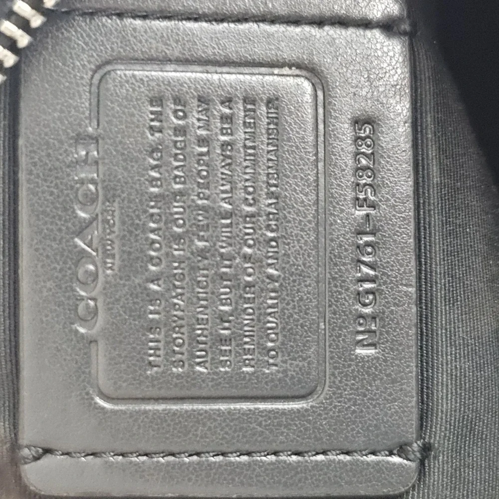 Coach Crossbody Signature Canvas Gray & Black Bag Purse (Wear) F58285